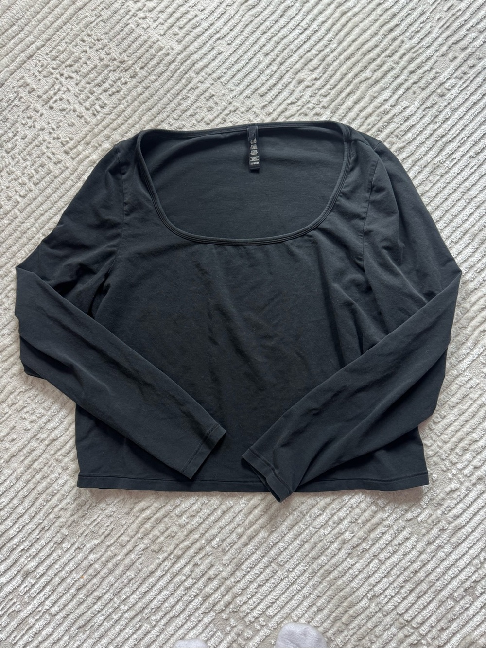 Women’s Black Long-Sleeve Scoop Neck Top